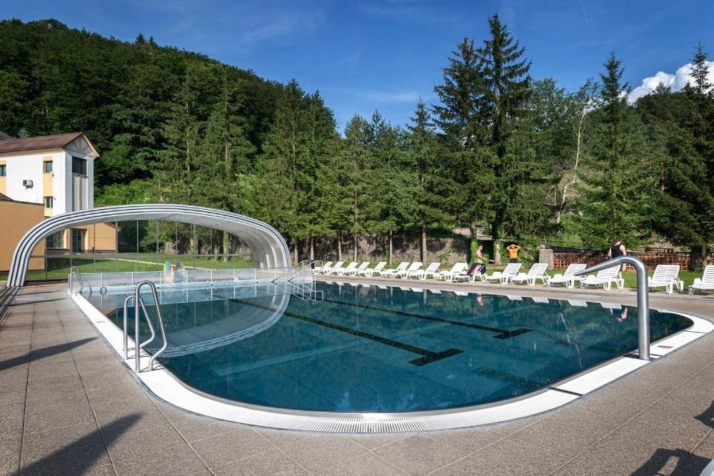 Horsky Hotel Remata Raztocno Buitenkant foto