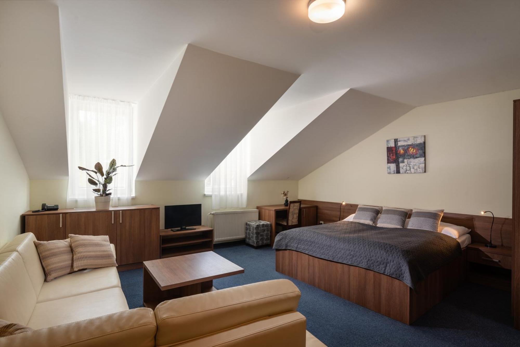 Horsky Hotel Remata Raztocno Buitenkant foto