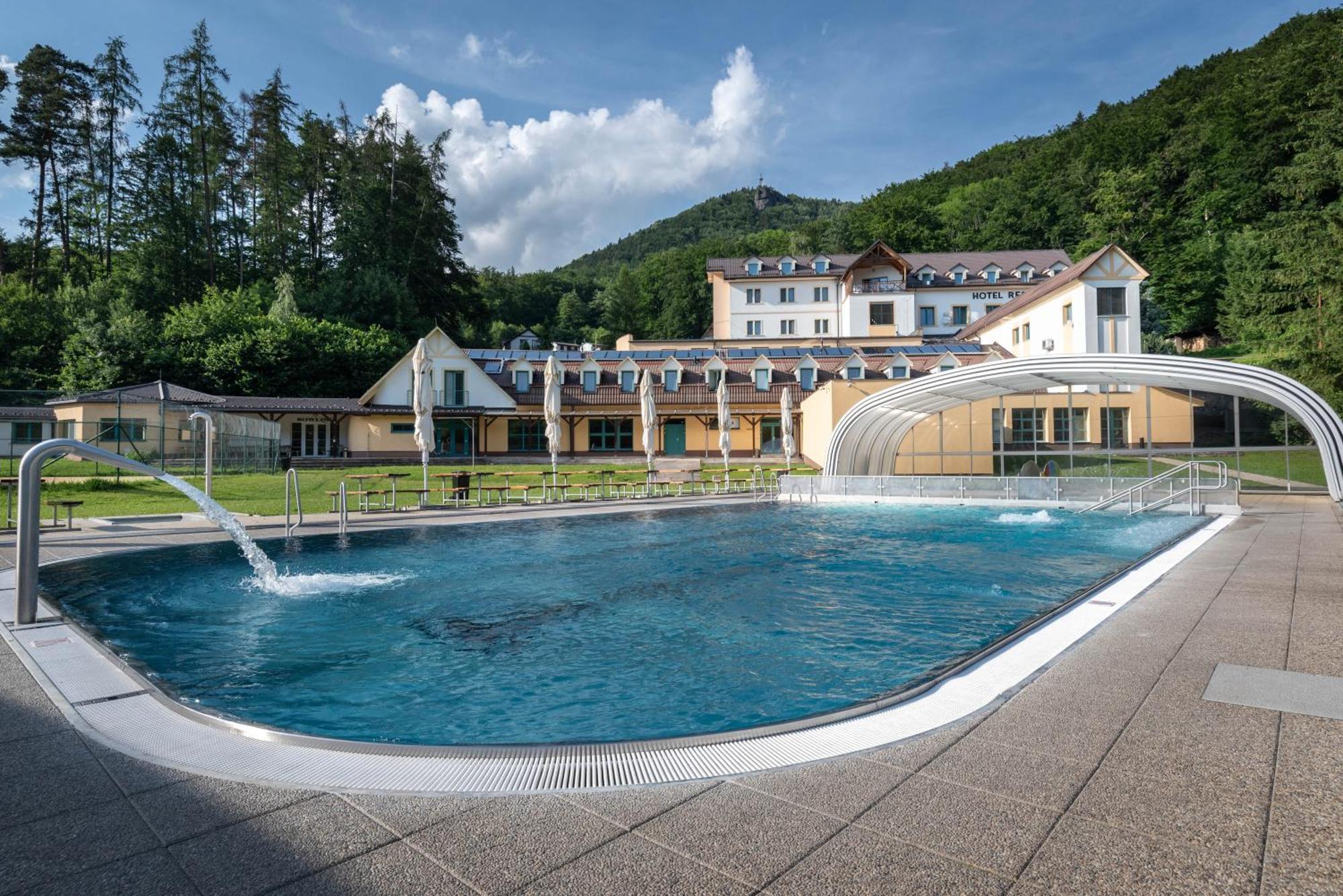 Horsky Hotel Remata Raztocno Buitenkant foto