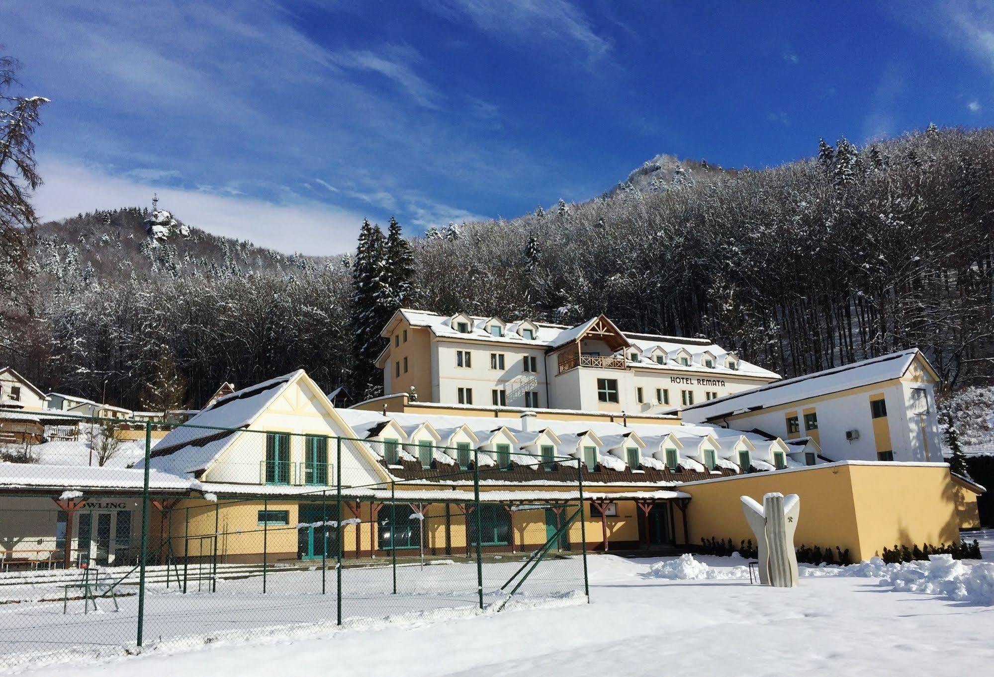 Horsky Hotel Remata Raztocno Buitenkant foto