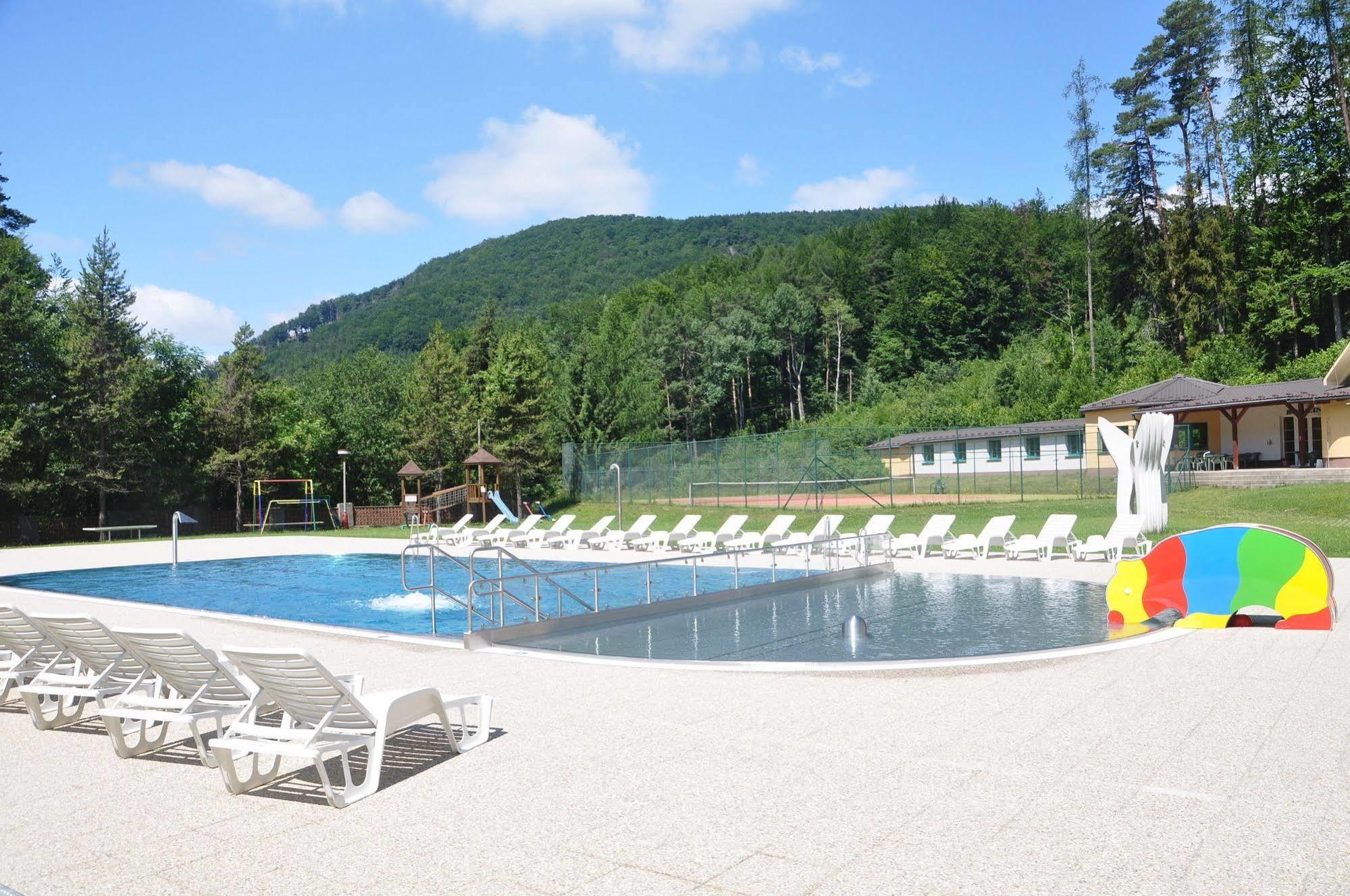 Horsky Hotel Remata Raztocno Buitenkant foto